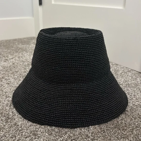 WORN ONCE JANESSA LEONE FELIX BUCKET HAT - Picture 4 of 6